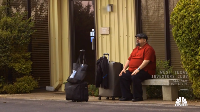 Jack waiting to get taken to the clubhouse.